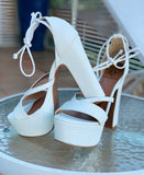 Sandália de salto bloco branca